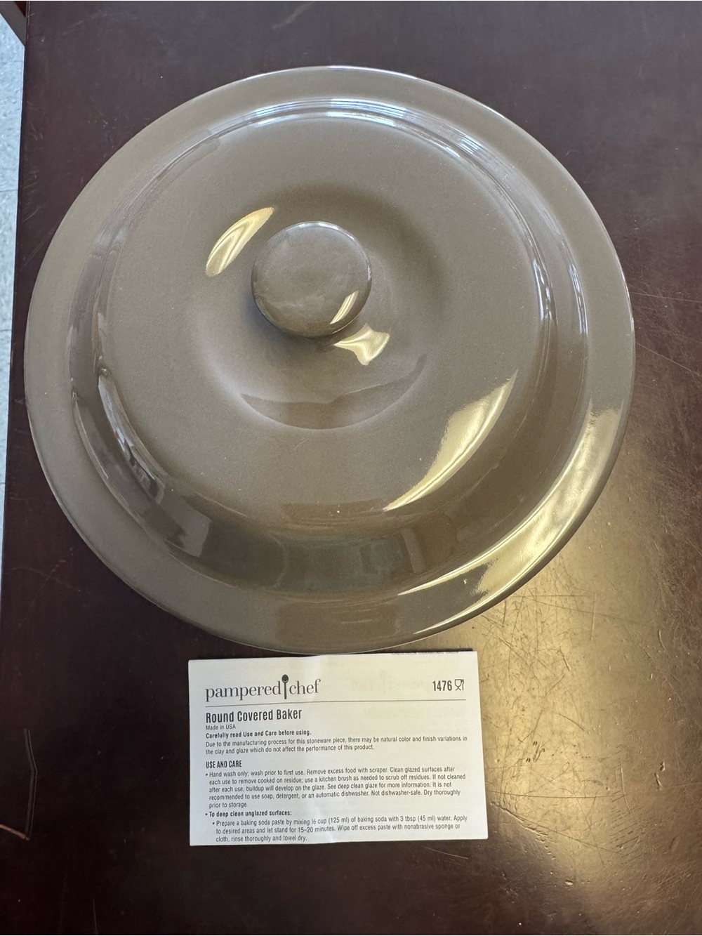 Pampered Chef Olive-Brown Round Covered Baker